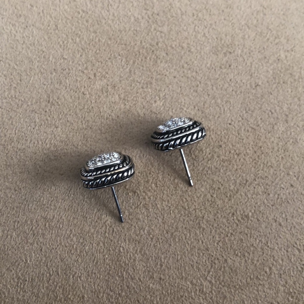 Earrings - Picture 2 of 5